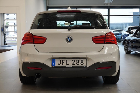 BMW 118i 14 of 15