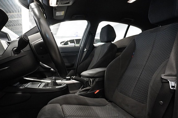 BMW 118i 3 of 15