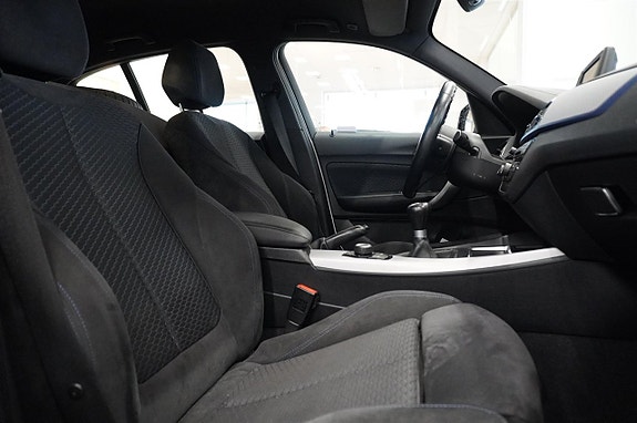BMW 118i 4 of 15