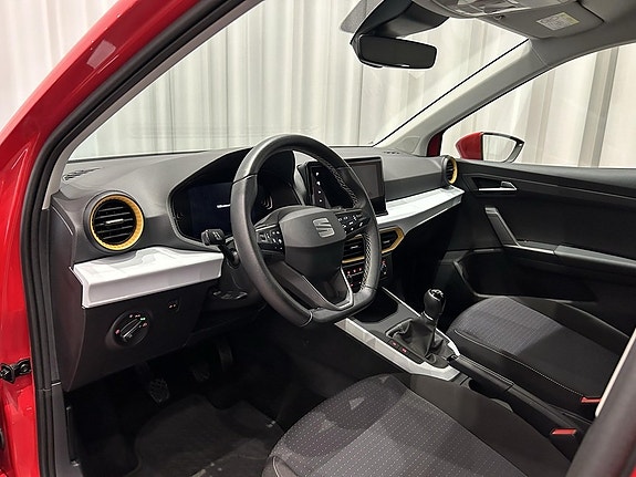 Seat Arona 8 of 13