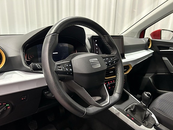 Seat Arona 9 of 13