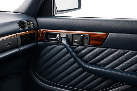 Mercedes-Benz 300 SE 18 of 26