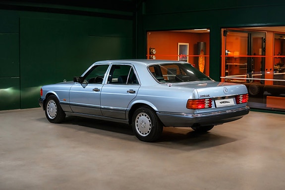 Mercedes-Benz 300 SE 3 of 26