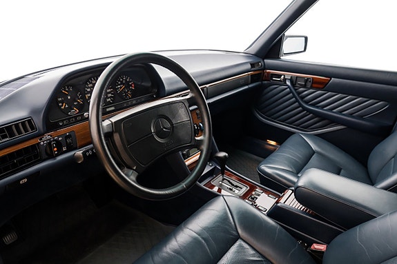 Mercedes-Benz 300 SE 11 of 26