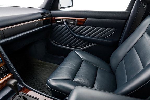 Mercedes-Benz 300 SE 17 of 26