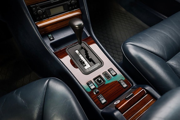 Mercedes-Benz 300 SE 16 of 26