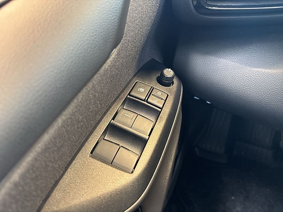 Toyota Yaris 21 of 24