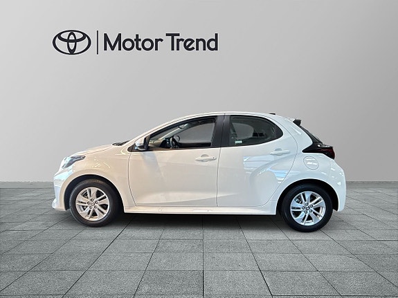 Toyota Yaris 4 of 24