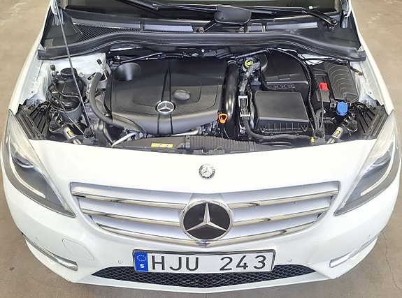 Mercedes-Benz B180 18 of 23