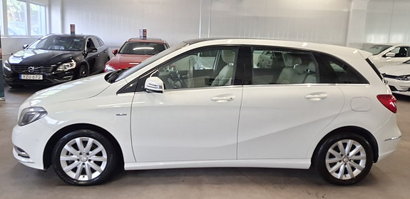 Mercedes-Benz B180 10 of 23