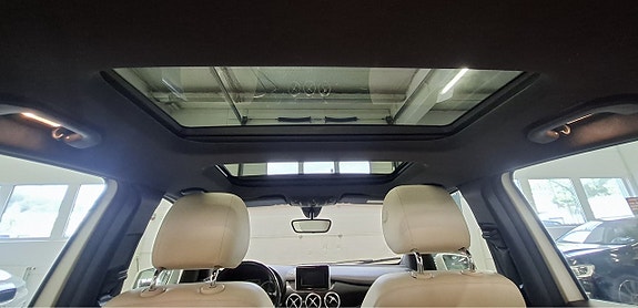 Mercedes-Benz B180 4 of 23