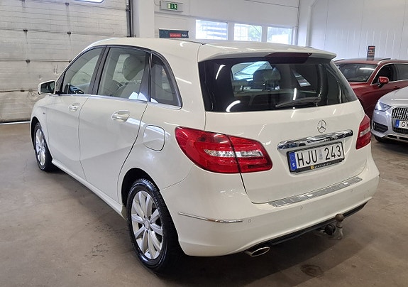Mercedes-Benz B180 6 of 23