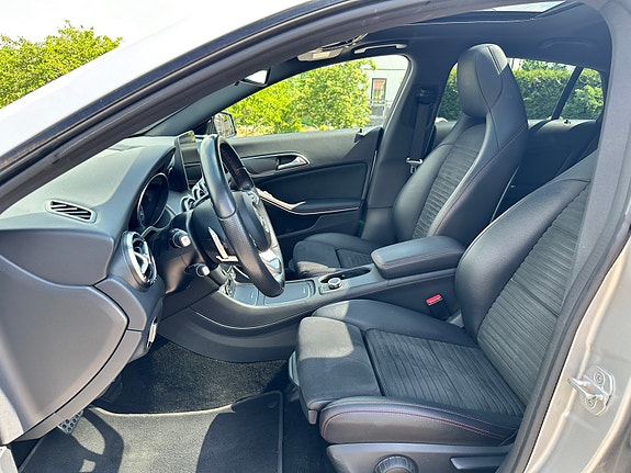 Mercedes-Benz CLA250 7 of 8