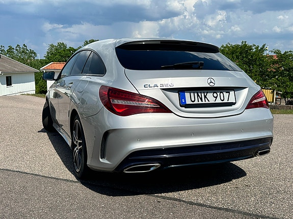 Mercedes-Benz CLA250 3 of 8