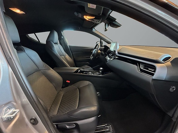Toyota C-HR 8 of 26