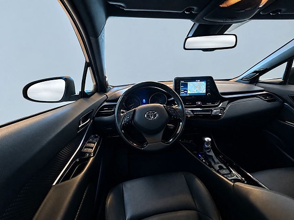 Toyota C-HR 11 of 26