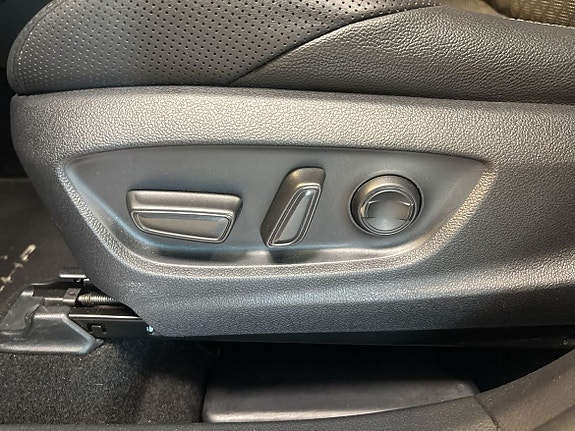 Toyota C-HR 25 of 26