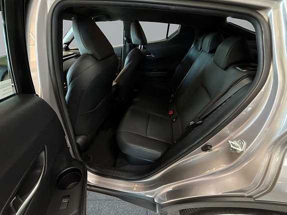 Toyota C-HR 9 of 26