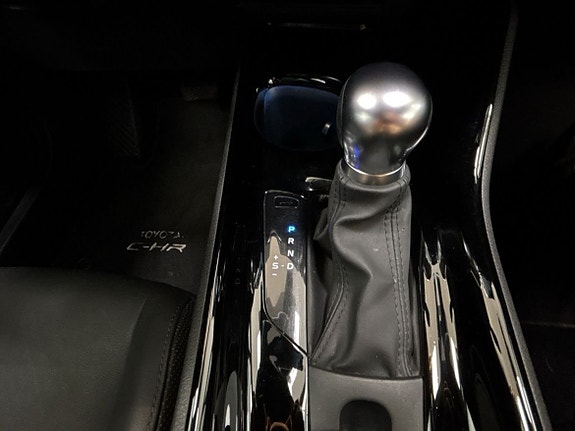 Toyota C-HR 17 of 26