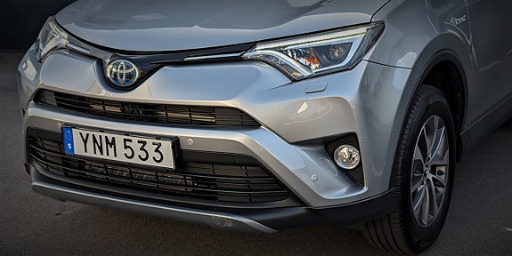 Toyota RAV4 6 of 26
