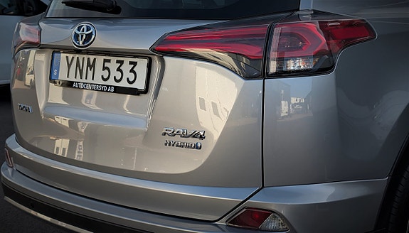 Toyota RAV4 5 of 26