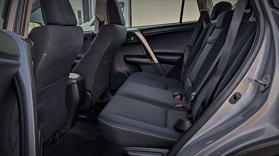 Toyota RAV4 15 of 26