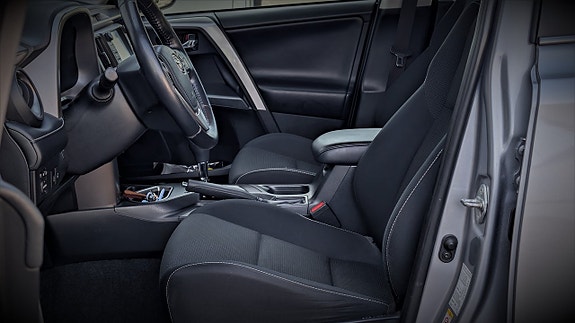 Toyota RAV4 14 of 26
