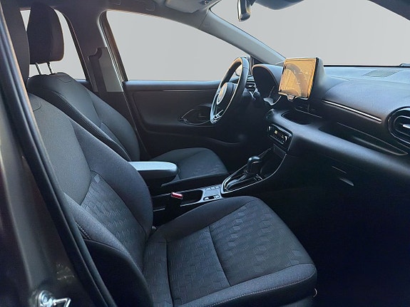 Toyota Yaris 6 of 13