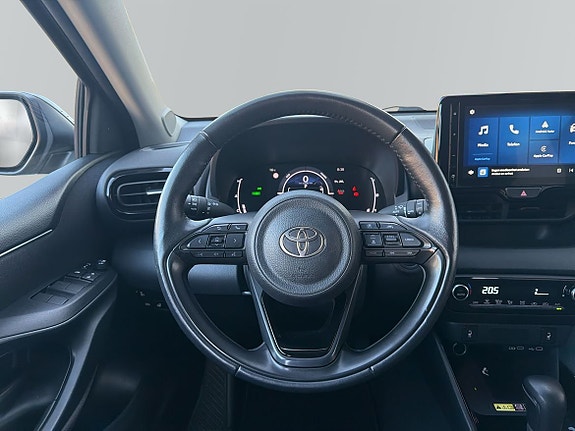 Toyota Yaris 9 of 13
