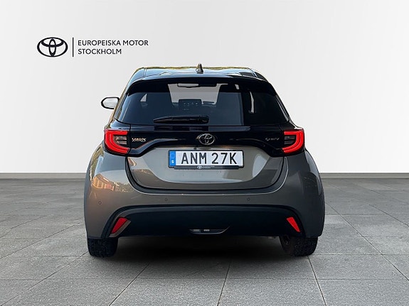 Toyota Yaris 4 of 13
