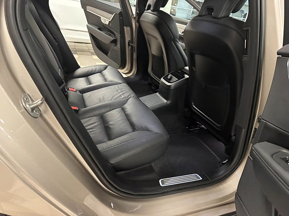 Volvo V90 17 of 22