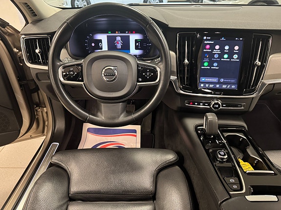 Volvo V90 8 of 22