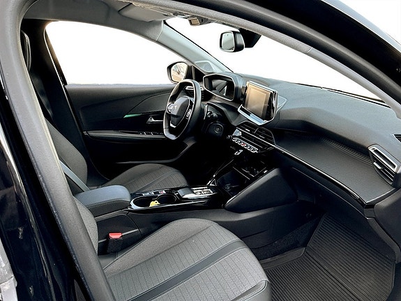 Peugeot 208 11 of 15