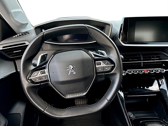 Peugeot 208 7 of 15