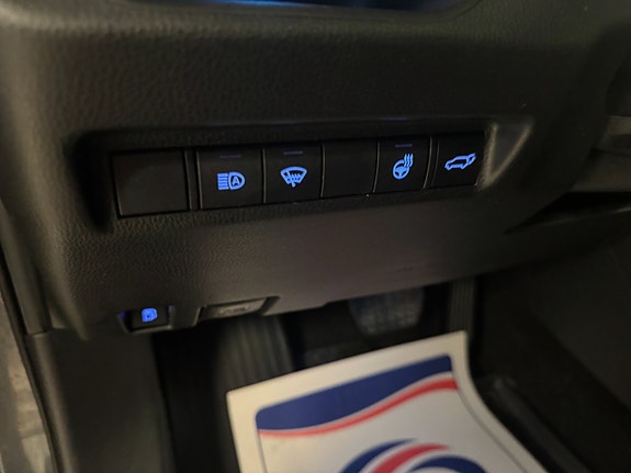 Toyota RAV4 14 of 18