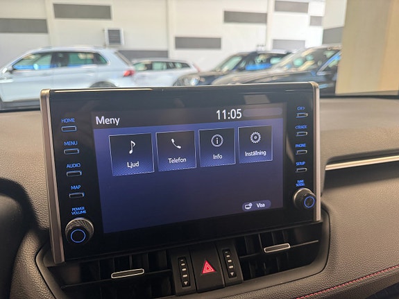 Toyota RAV4 9 of 18