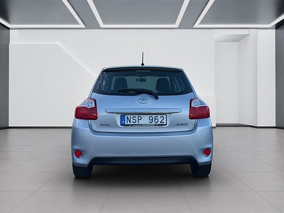 Toyota Auris 6 of 14
