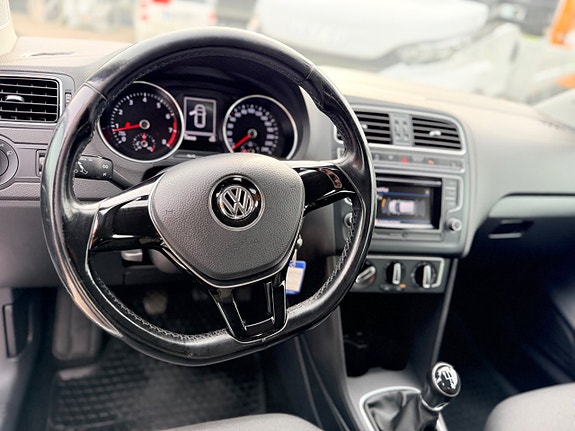 Volkswagen Polo 10 of 17