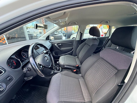 Volkswagen Polo 13 of 17