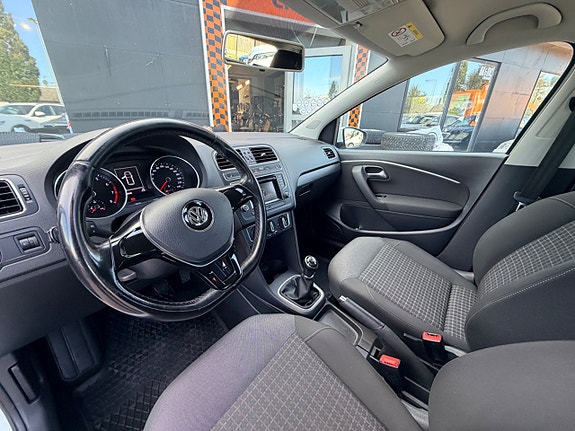 Volkswagen Polo 12 of 17