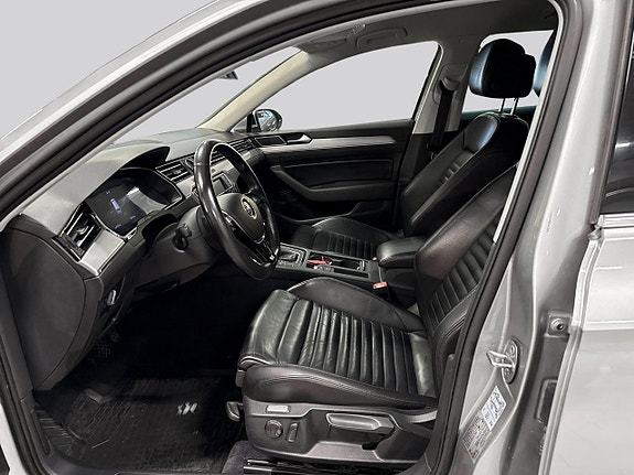 Volkswagen Passat 8 of 18