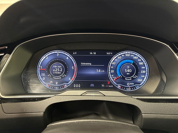 Volkswagen Passat 10 of 18