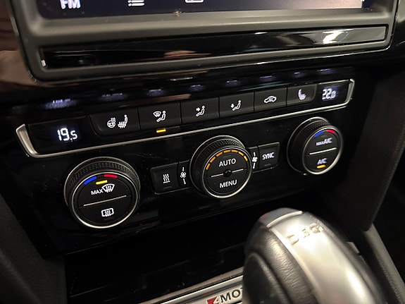 Volkswagen Passat 13 of 18
