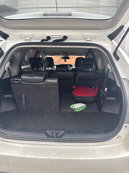 Toyota Prius+ 7 of 8