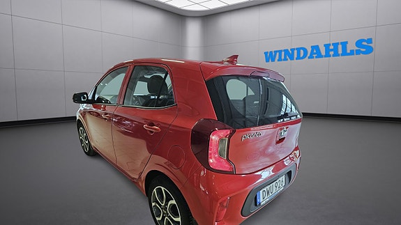 Kia Picanto 4 of 8