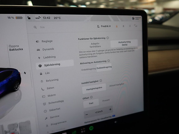 Tesla Model Y 28 of 30