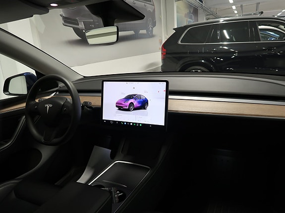Tesla Model Y 20 of 30