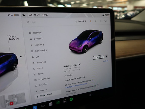 Tesla Model Y 24 of 30