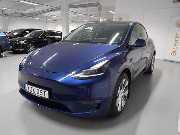 Tesla Model Y 9 of 30