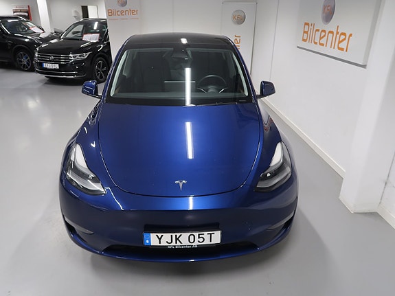 Tesla Model Y 11 of 30